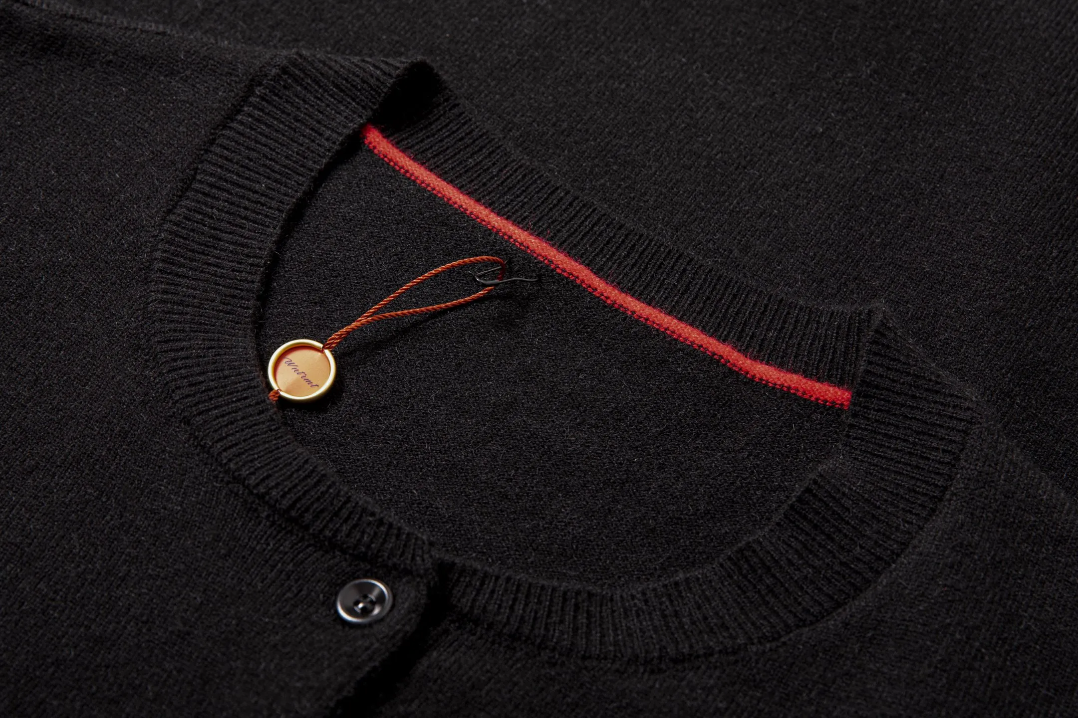 Style No. W 1 LP Henley collar Classic knitted long sleeves. For fabric composition, see picture 9 for details. Size: S M L XL Color: Rice White Black